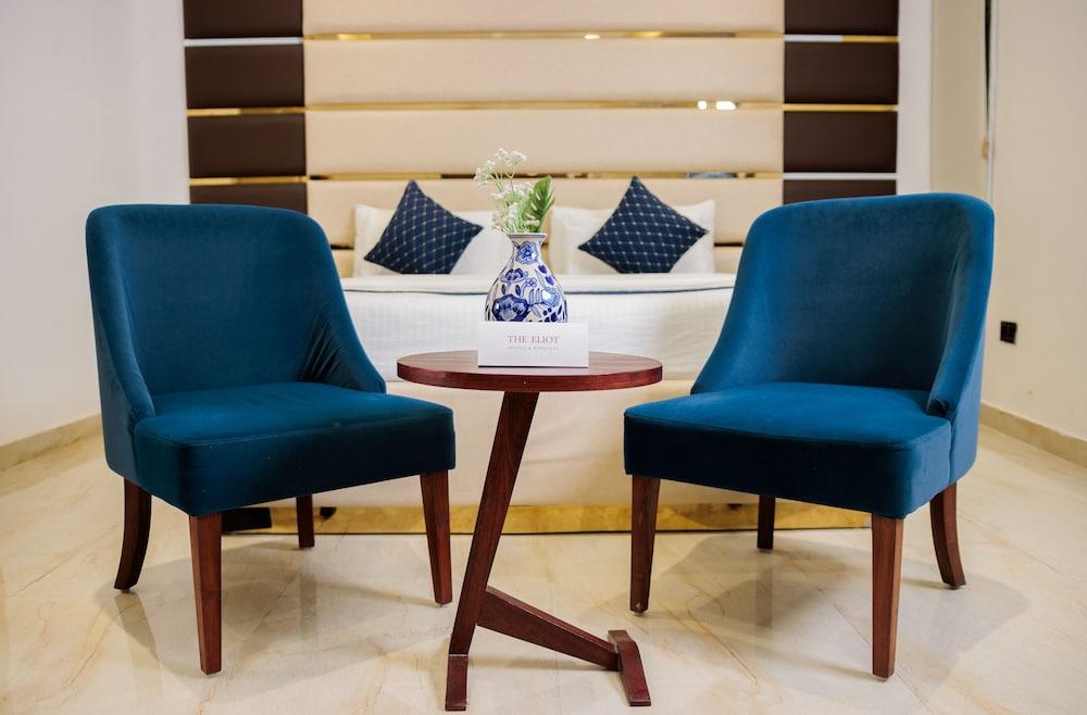 The Eliot Hotel & Banquet