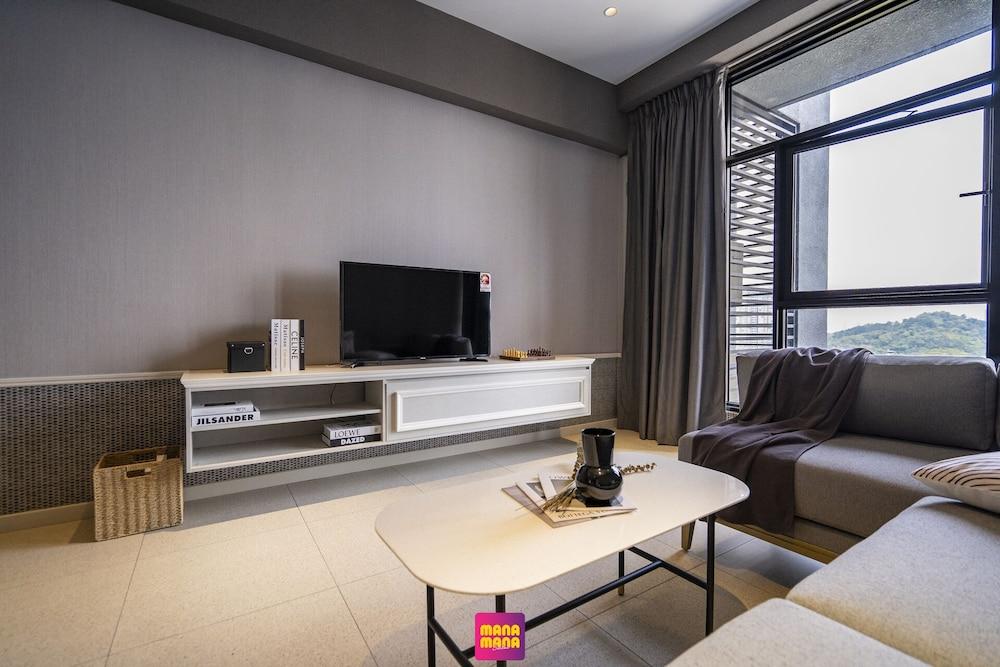 Millerz Square Suite By Mana-Mana