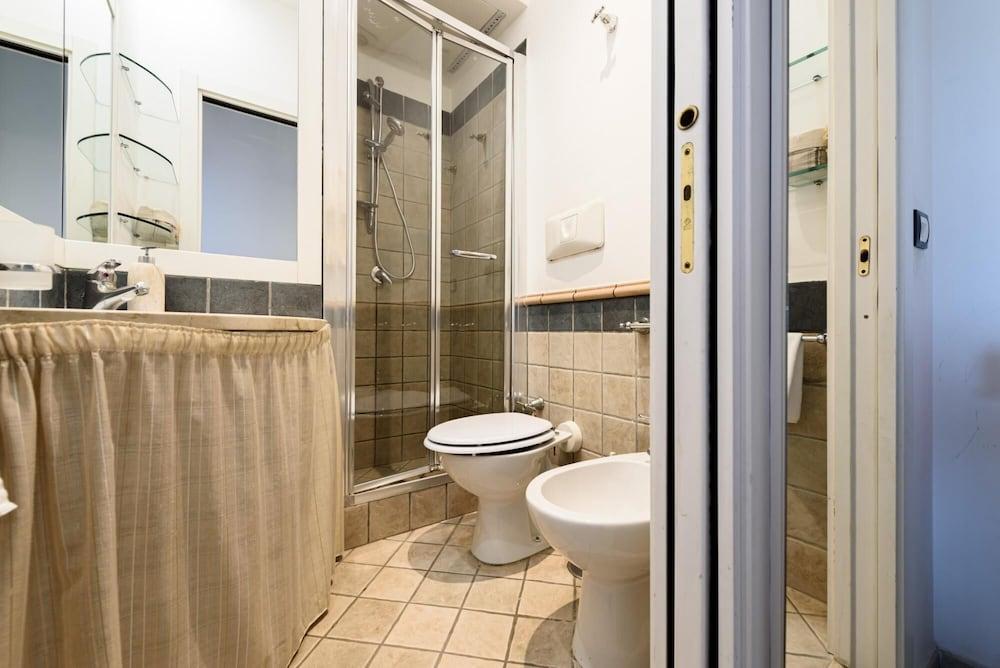 Via Fiorentini 21 in Naples