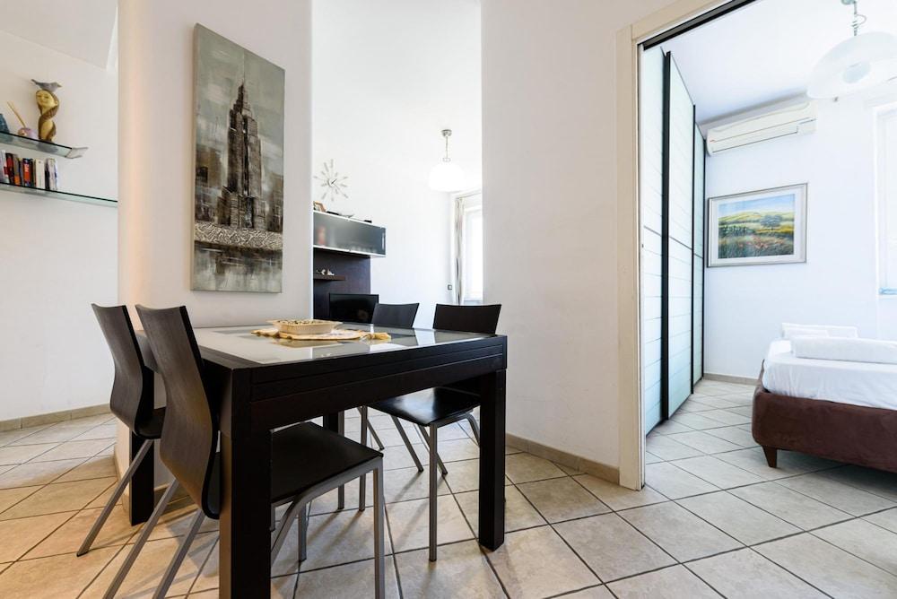 Via Fiorentini 21 in Naples