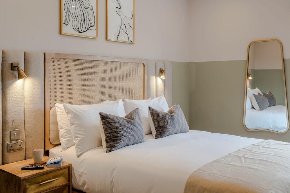 Your Apartment Shepherd's Bush