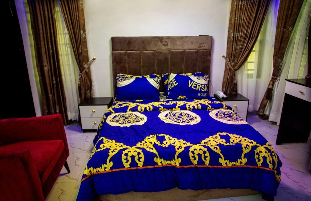 RichVilla Apartments & Hotels