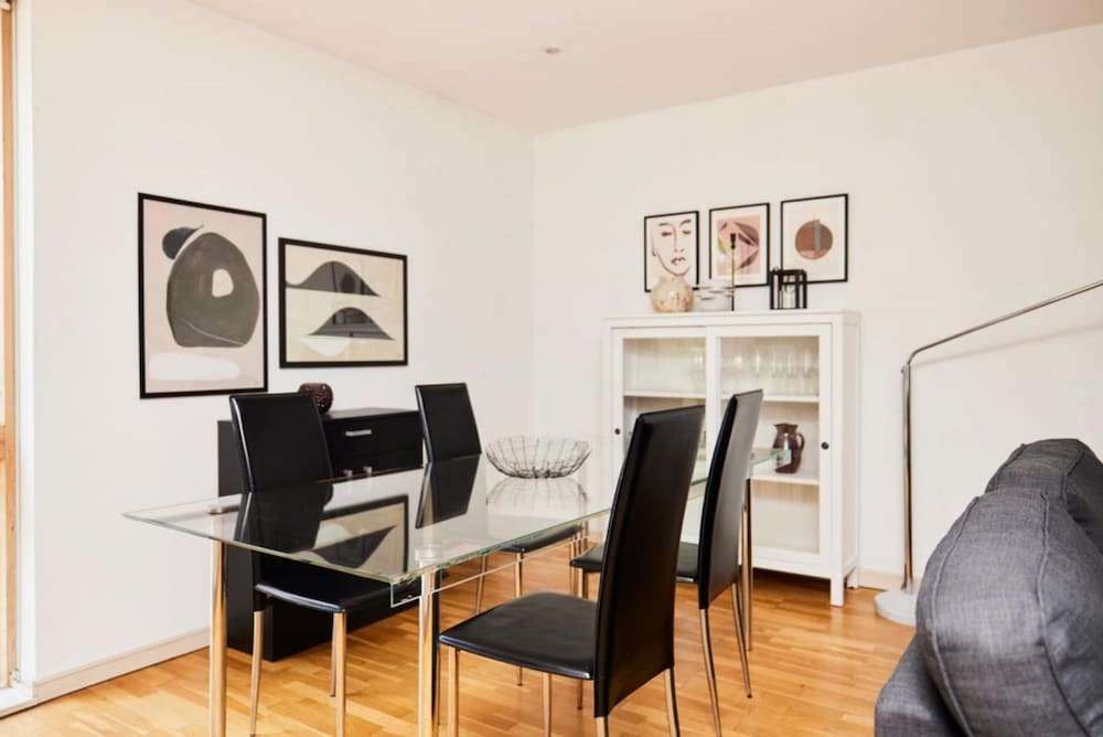 The Jasper Walk Escape - Charming 2bdr Flat With Balcony