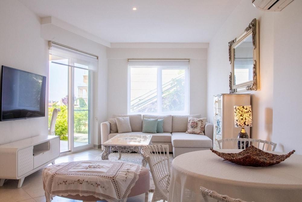 Comfortable Flat w Pool and Garden in Soke Aydin