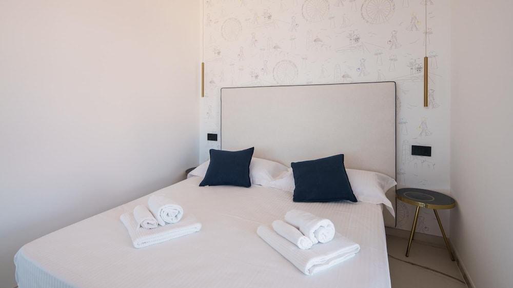 Welcomely - Light Room Vista Citt - Aznavour