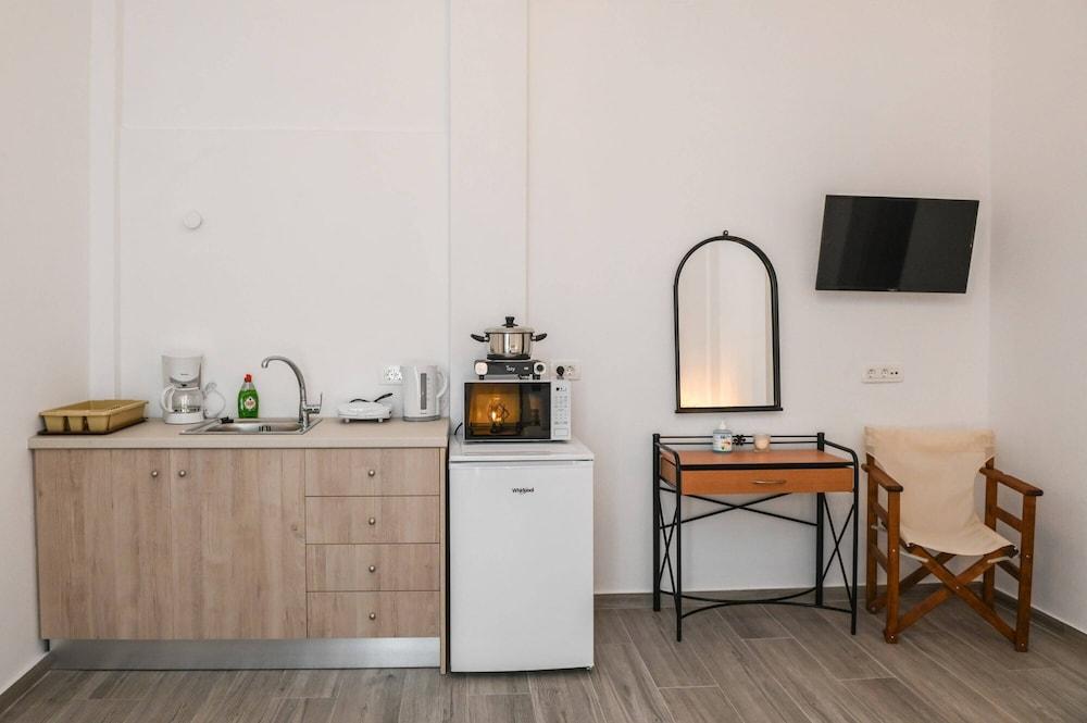 Enjoy the Santorini Life Vibrant Studio