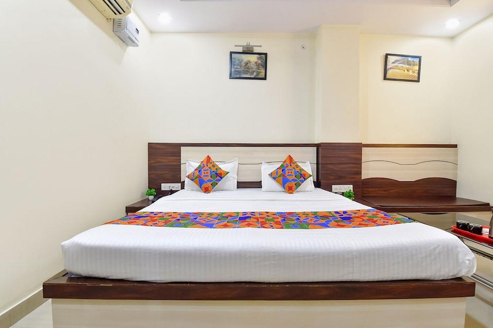 Fabhotel Pink Palace