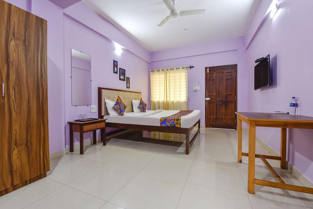 FabHotel Morjim Paradise