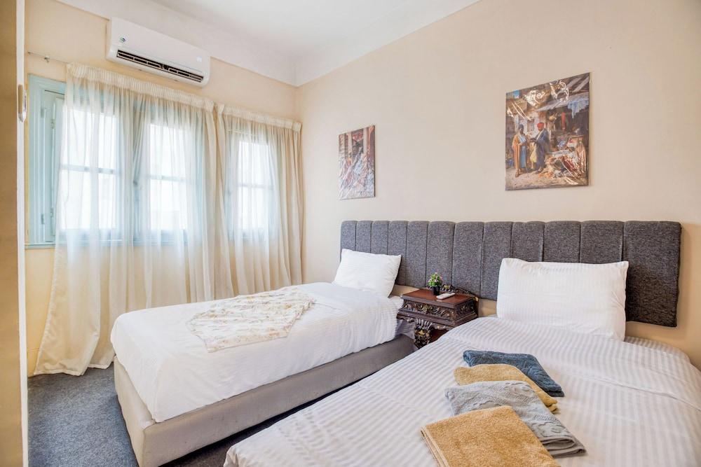 Villa Khufu Pyramids Hotel