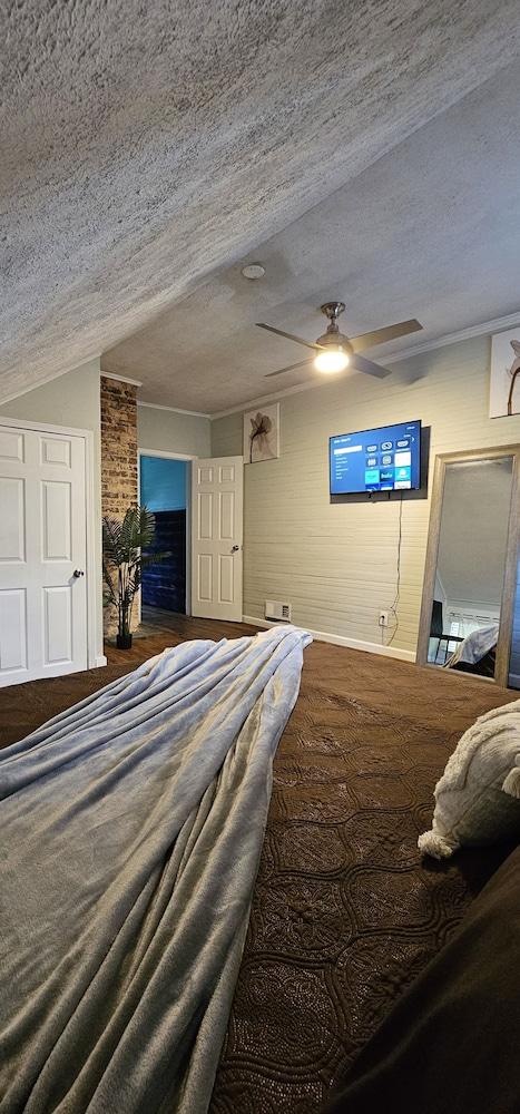 4 Minutes to Downtown by the Atlanta Beltline Trail in the Cabbagetown Neighborhood