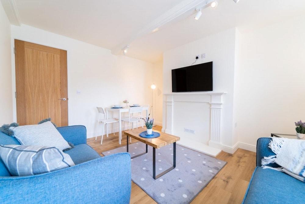 Stylish Spacious 1 bed Apartment - Downtown