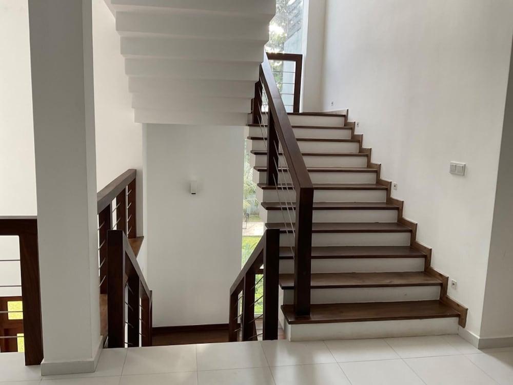 Spacious Stand-alone 2-bed Villa in Galle