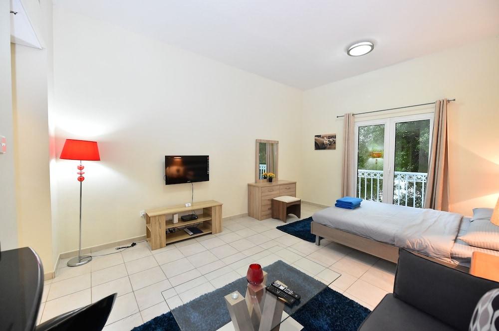 Budget & Cozy Studio near Mall - VIR