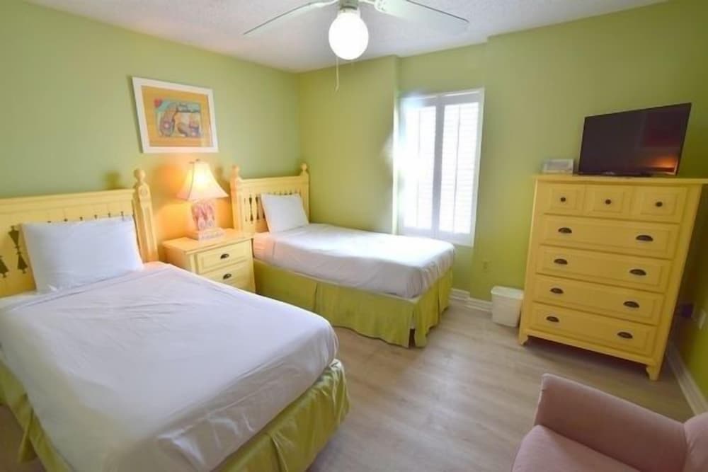 Pelican Beach 0201 by Pelican Beach Management