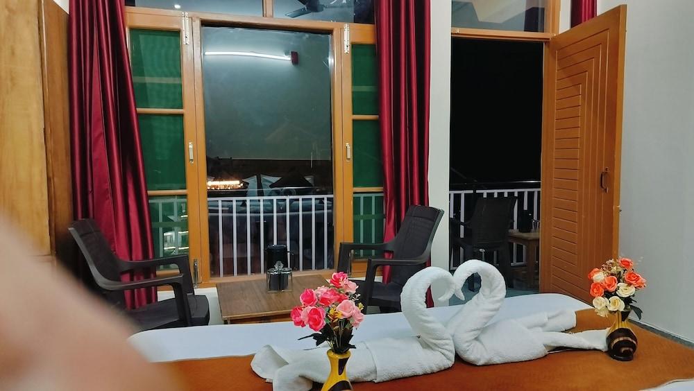 White Mountain By Hill Hikers