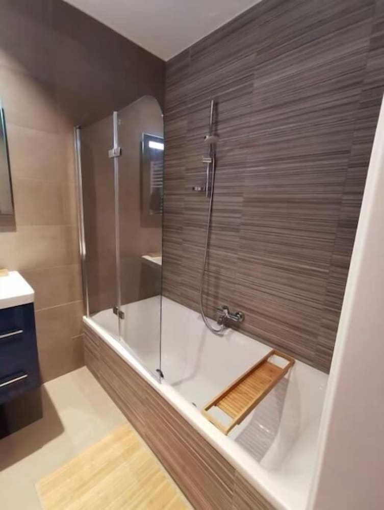 Luxury 1 bedroom with Terrace&Parking