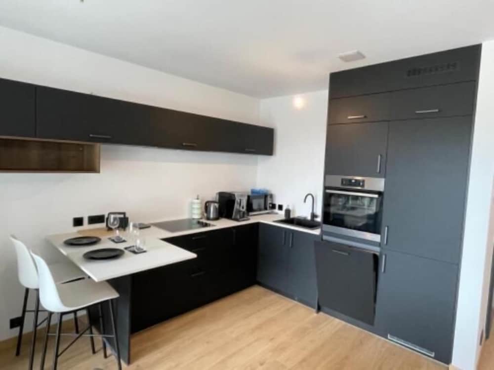 Luxury 2023 Flat -Center Terrace Parking