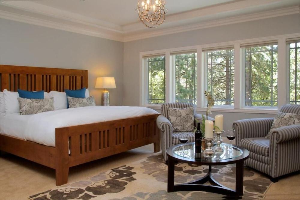 The Grand Idyllwild Lodge