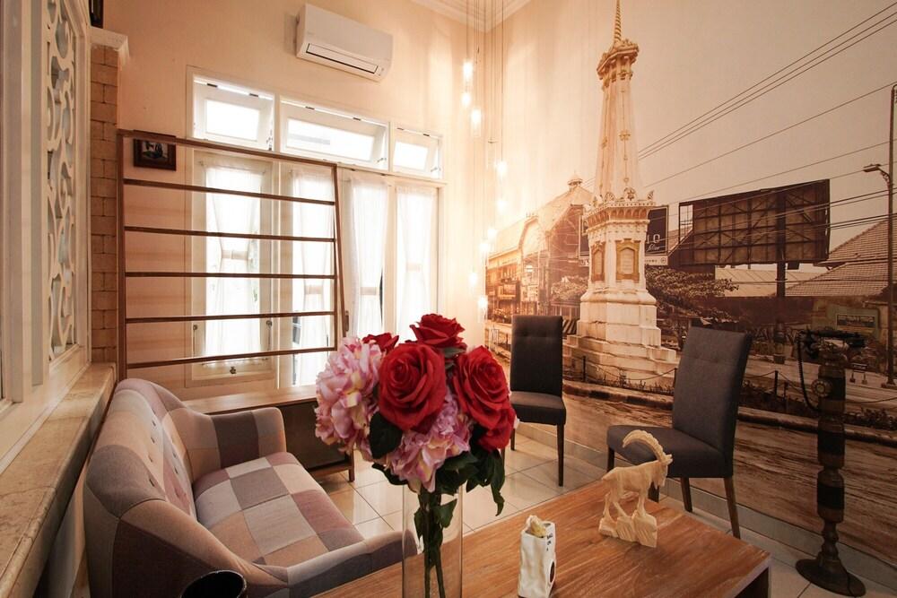 Collection O 3986 Just 11 Boutique Residence Syariah