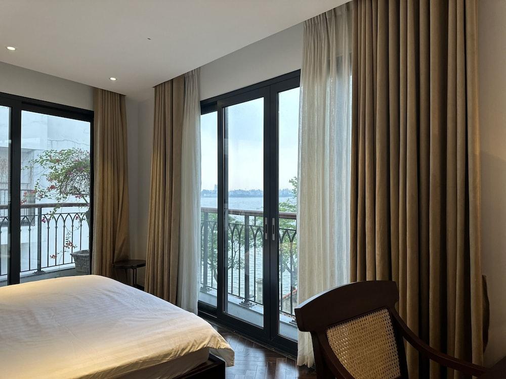 Paradise Pearl West Lake