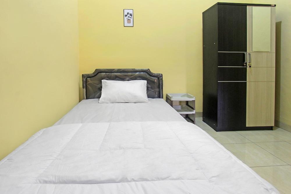 OYO 91777 Kemuning Guesthouse