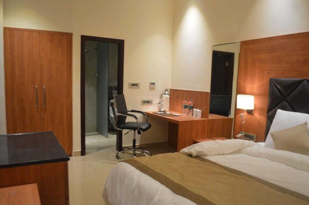 Mayur Hotel & Resort