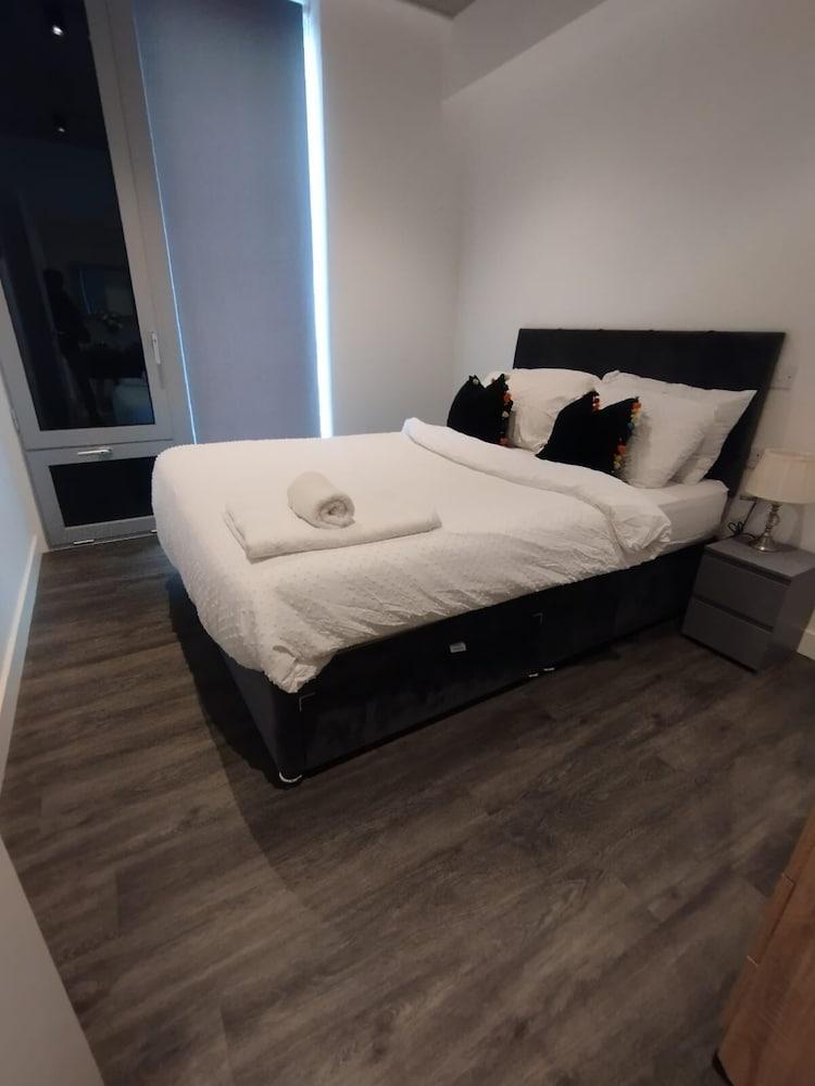 Charming 3-bed Apartment in London