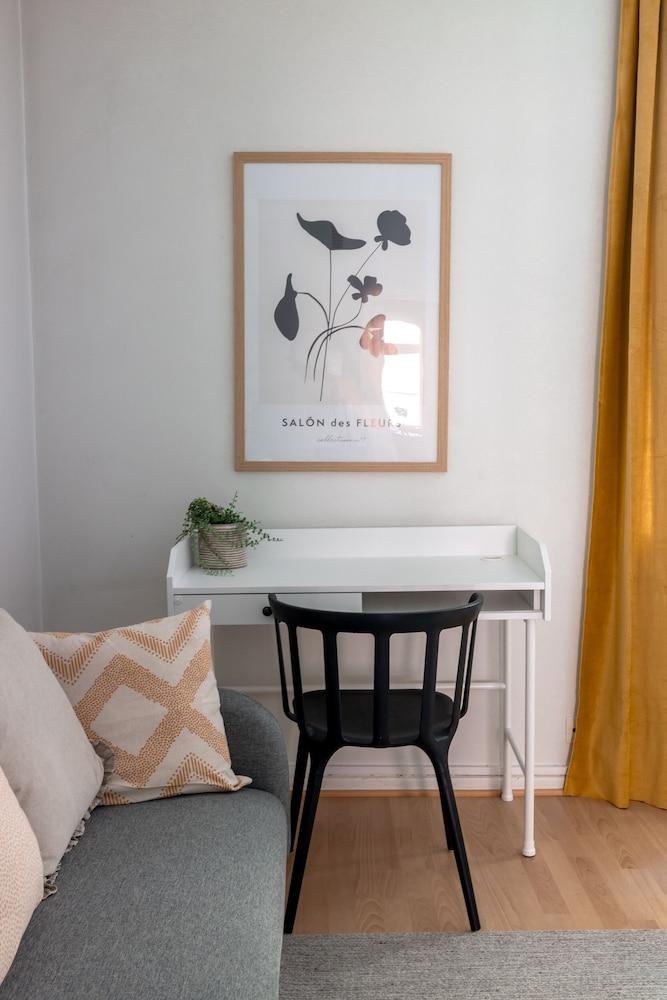 2ndhomes Spacious Studio in the Center