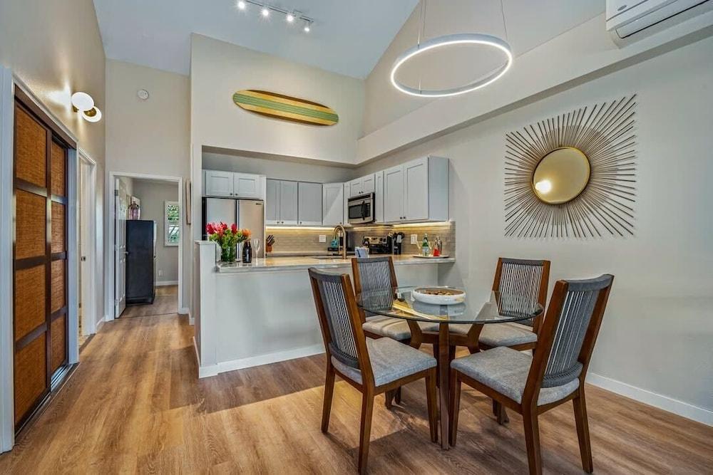 Modern & Tropical Oceanside Vistas