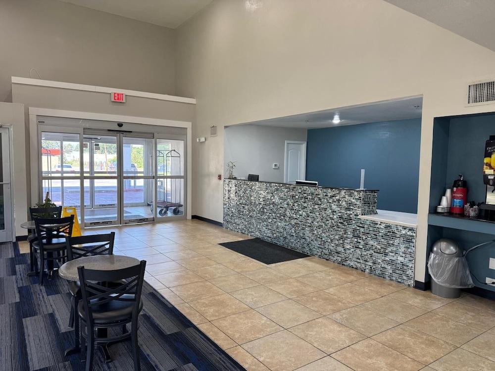 Executive Inn and Suites Baker