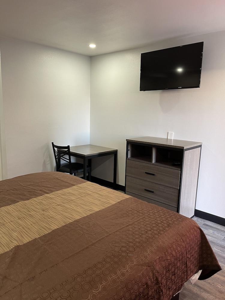 Welcome Inn & Suites