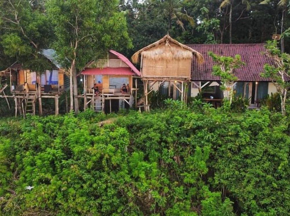 Guyangan Waterfall Nusa Penida
