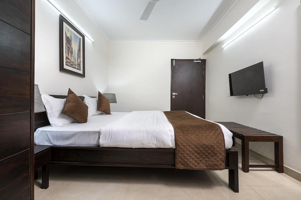 Palm Stay - Studios & Rooms