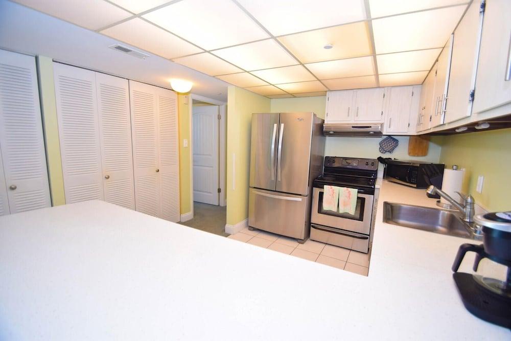 Quay 903 2 Bedroom Condo by Redawning