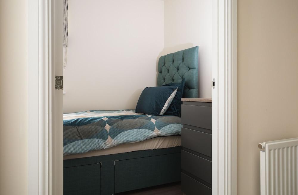 Peak District New Modern Cottage in Buxton