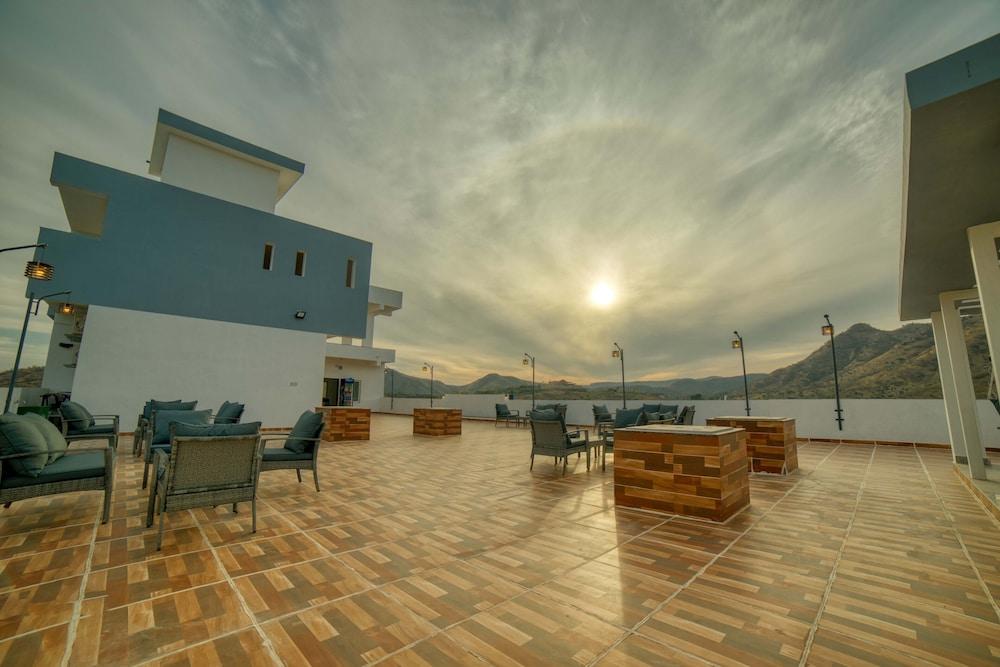 Hotel Paramount Udaipur