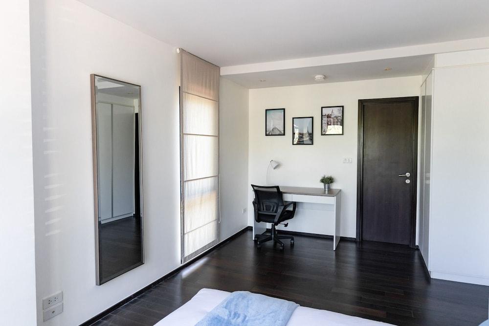 The Title II G 456-251