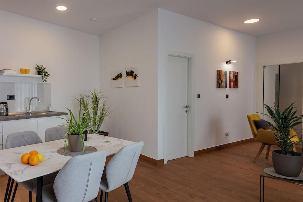 Terra 5 Deluxe apartment with parking