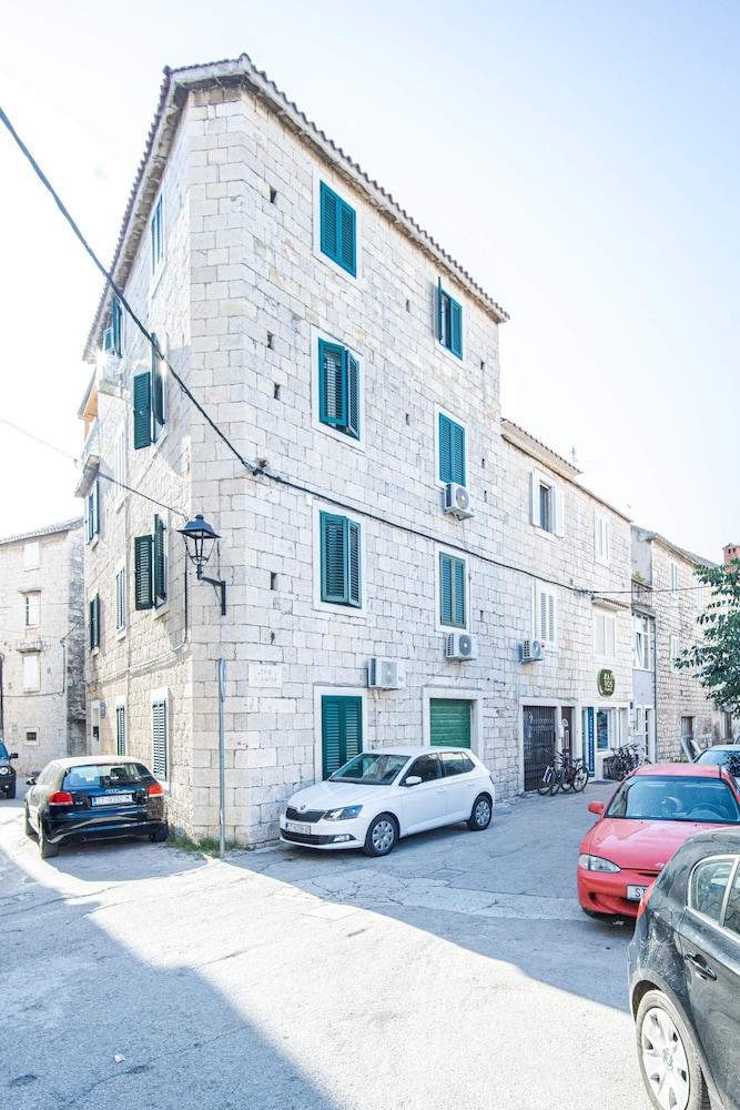 Mamma's home cozy studio for 2 in Trogir