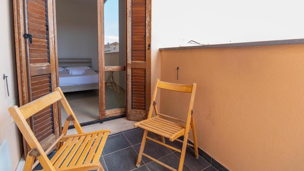 Xenia Boutique Tirso 1