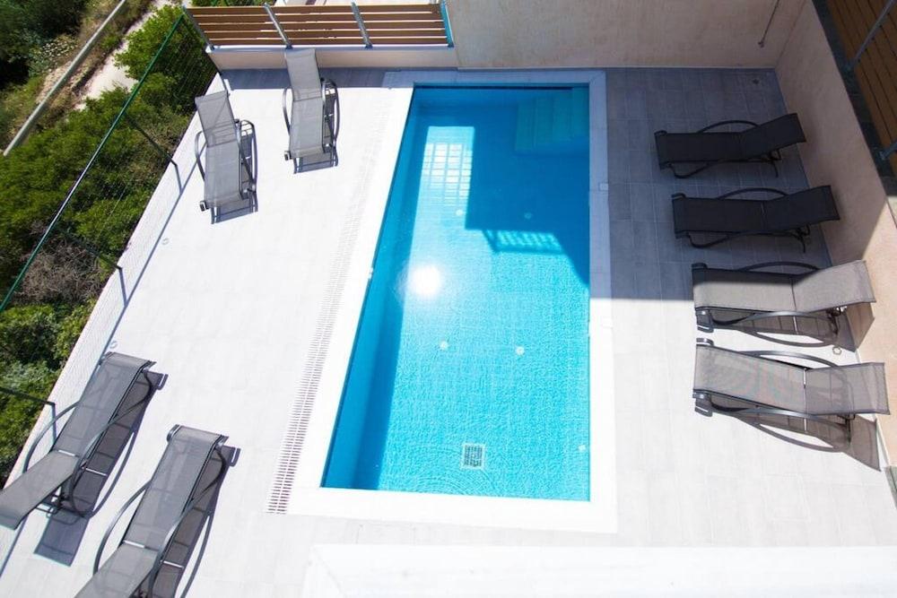 Villa Elpida at Minies