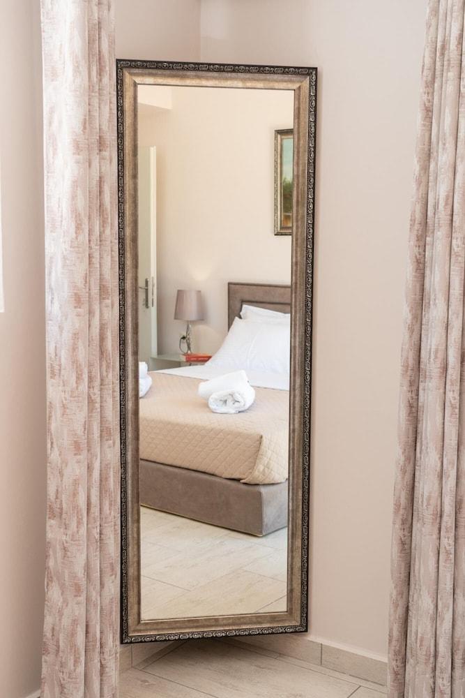 Dendra Apartments at Skala