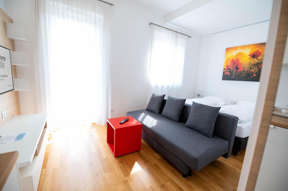 sHome Self-Check-in Hotel Graz