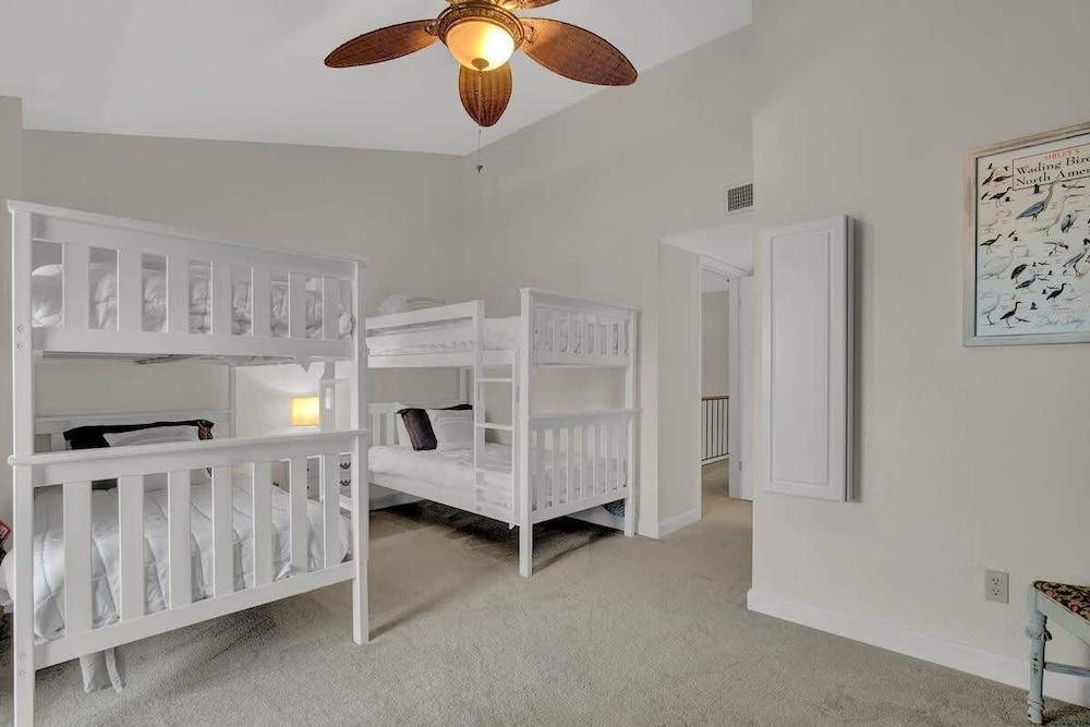 Fisherman Friend! - Coastal Condo - Views Await!