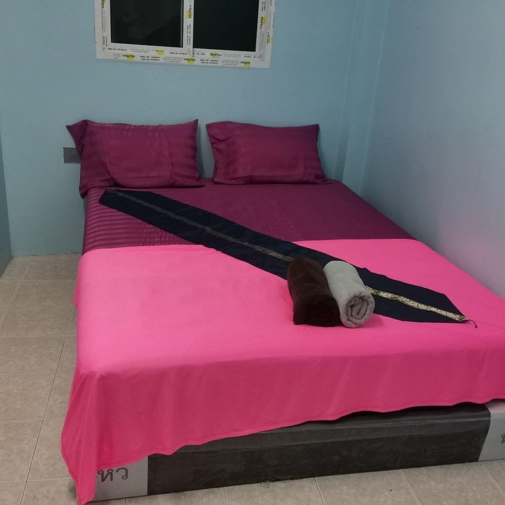 Haad Rin Village Fullmoon