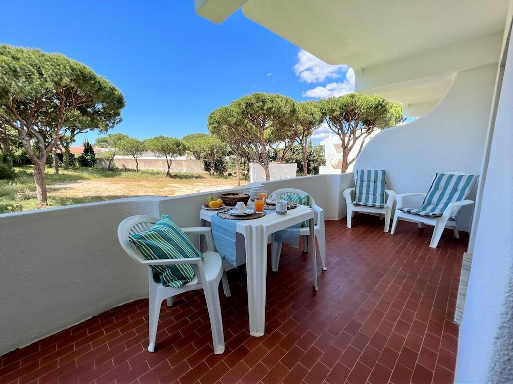Vilamoura Cosy 3 With Pool by Homing