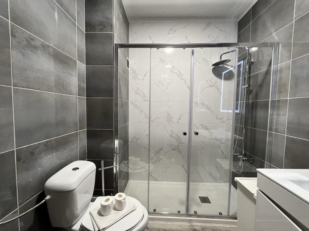 Portimão Classic With Pool by Homing