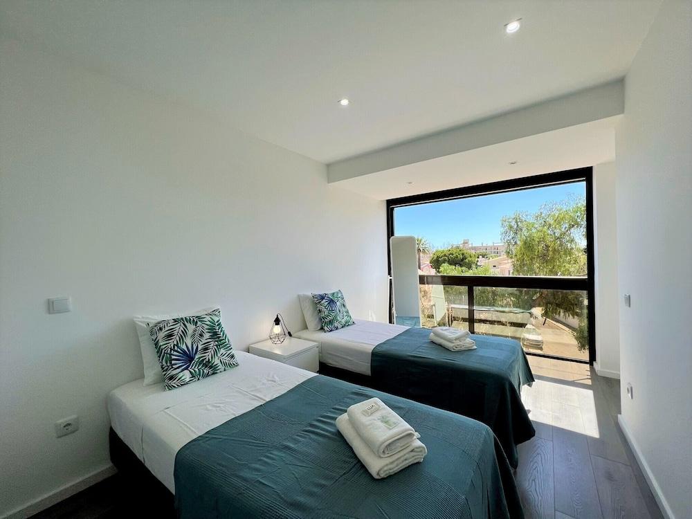 Albufeira Central 2 by Homing