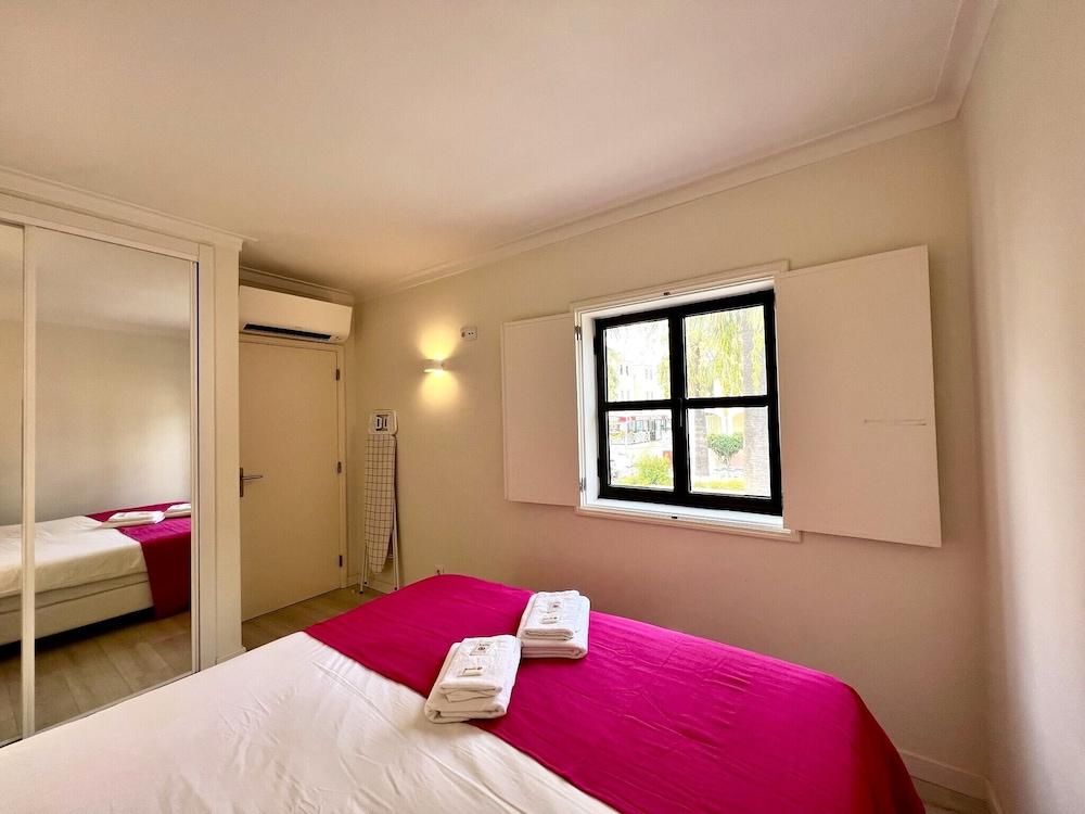 Vilamoura Central 3 by Homing