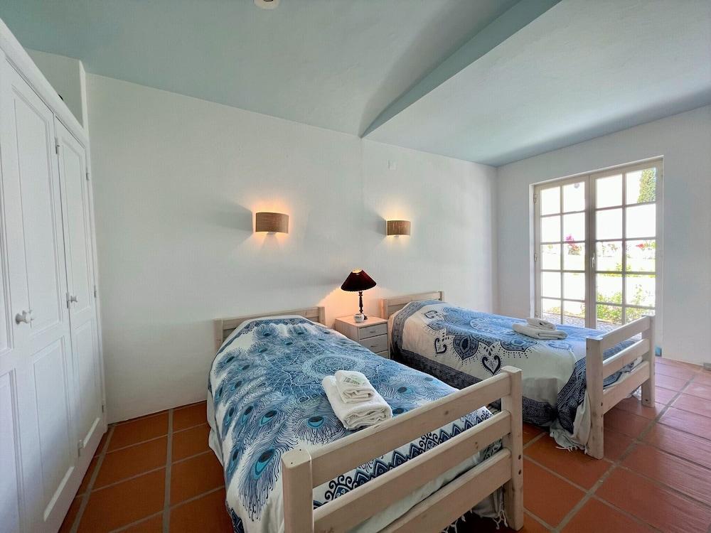 Albufeira Balaia Villa With Private Pool